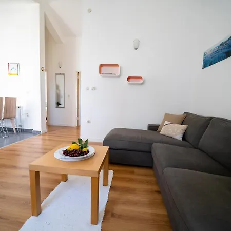 Apartment A&t