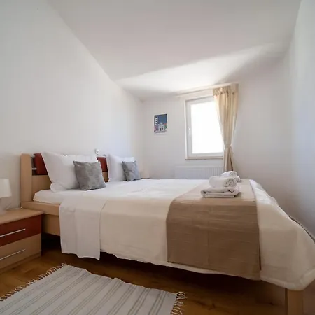 Apartment A&t