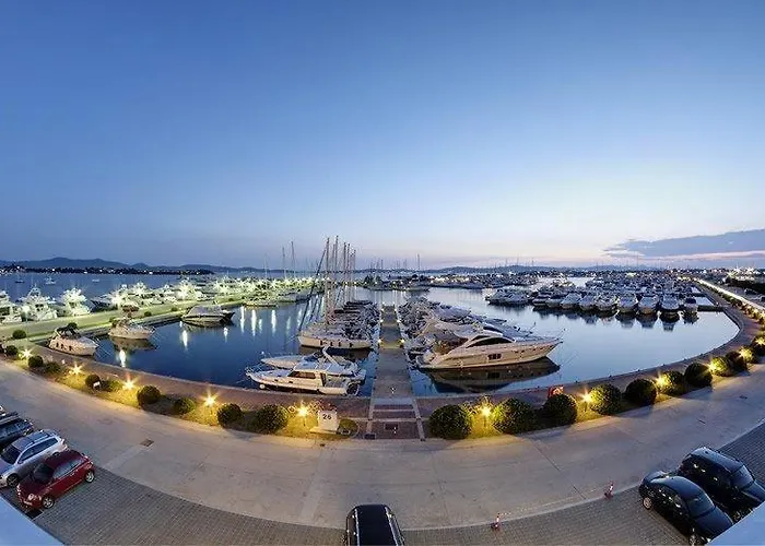 A&t Apartman Sukosan